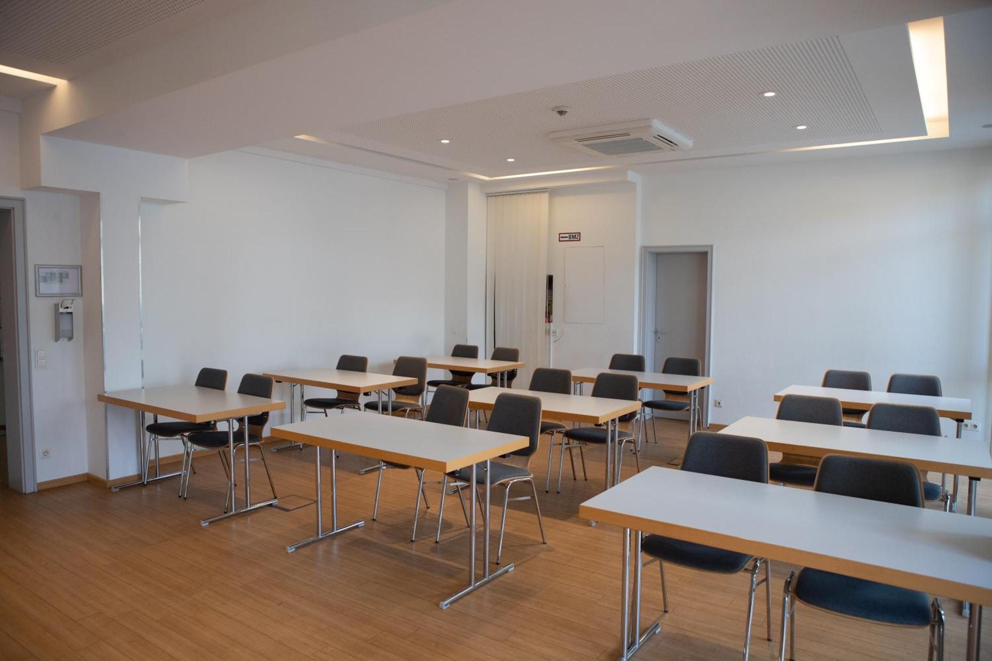 Pepb Schulungshotel 사르쉬테드 외부 사진